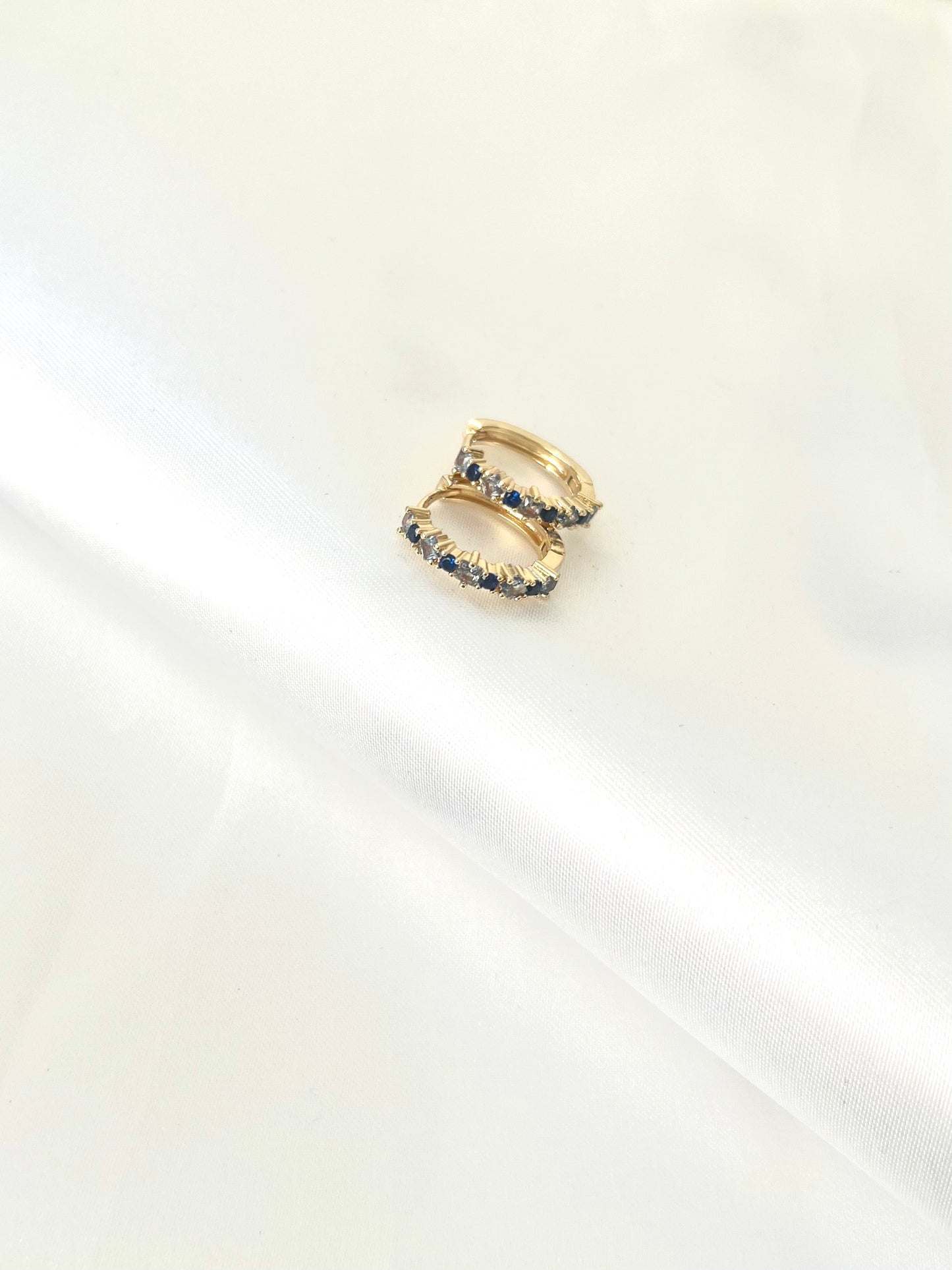 Winter Blues Huggies