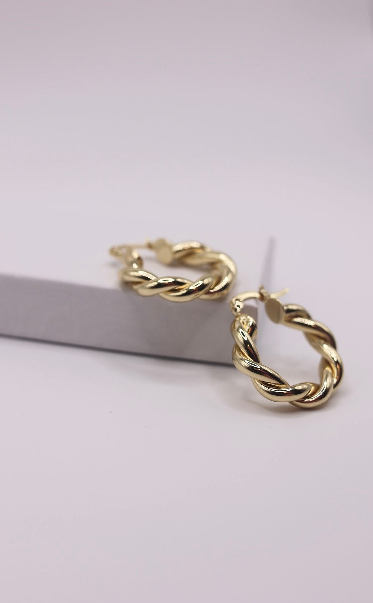 14k Sandra Hoops